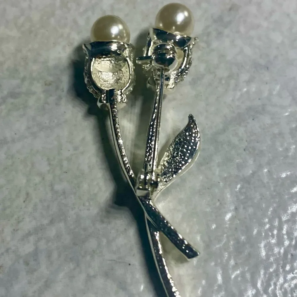 Silver Pearl Tulip Pin